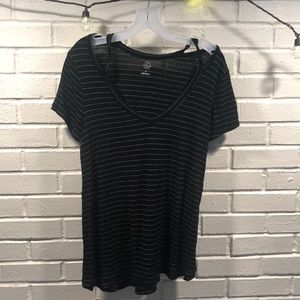 Stripped black casual tee